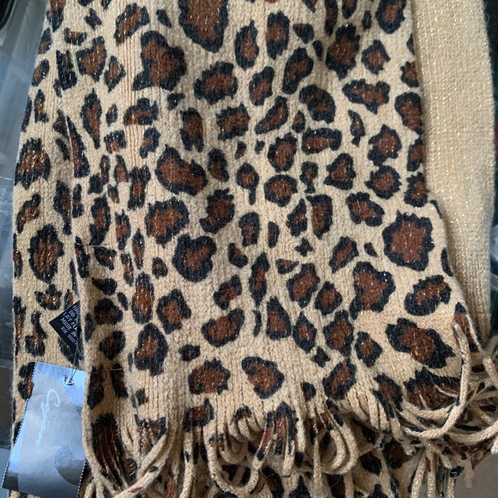 Leopard Print Scarf - Picture 6 of 6